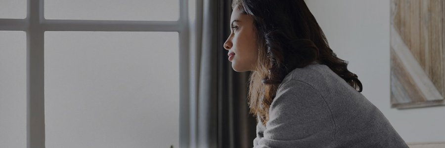Pokud k práci často používáte internet, už jste si asi všimli, že připojení mimo kancelář může drhnout. Dnešní domácnosti obvykle obsahují celou řadu zařízení, která se připojují k internetu, ať už jde o větší počet notebooků, nebo chytré televizory. To má dopady i na šířku pásma dostupného pro vaši práci a výsledkem je pomalejší stahování a nízká kvalita videohovorů.